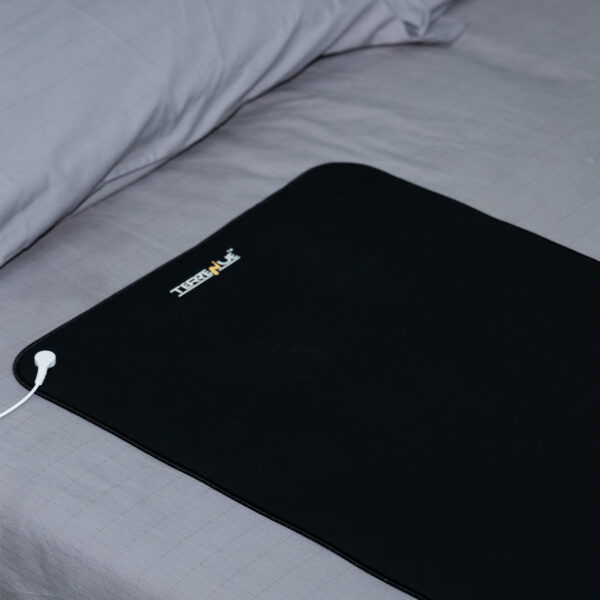 TerreNue's King Size Bedsheet & Earthing Mat Combo with Pillow Cover & Tester - Image 5